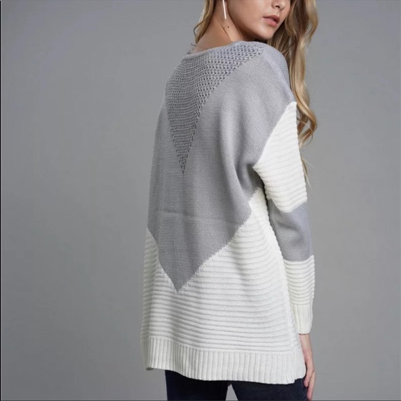 GRACEY’S // Color Block Oversized Pullover Sweater - Picture 2 of 7